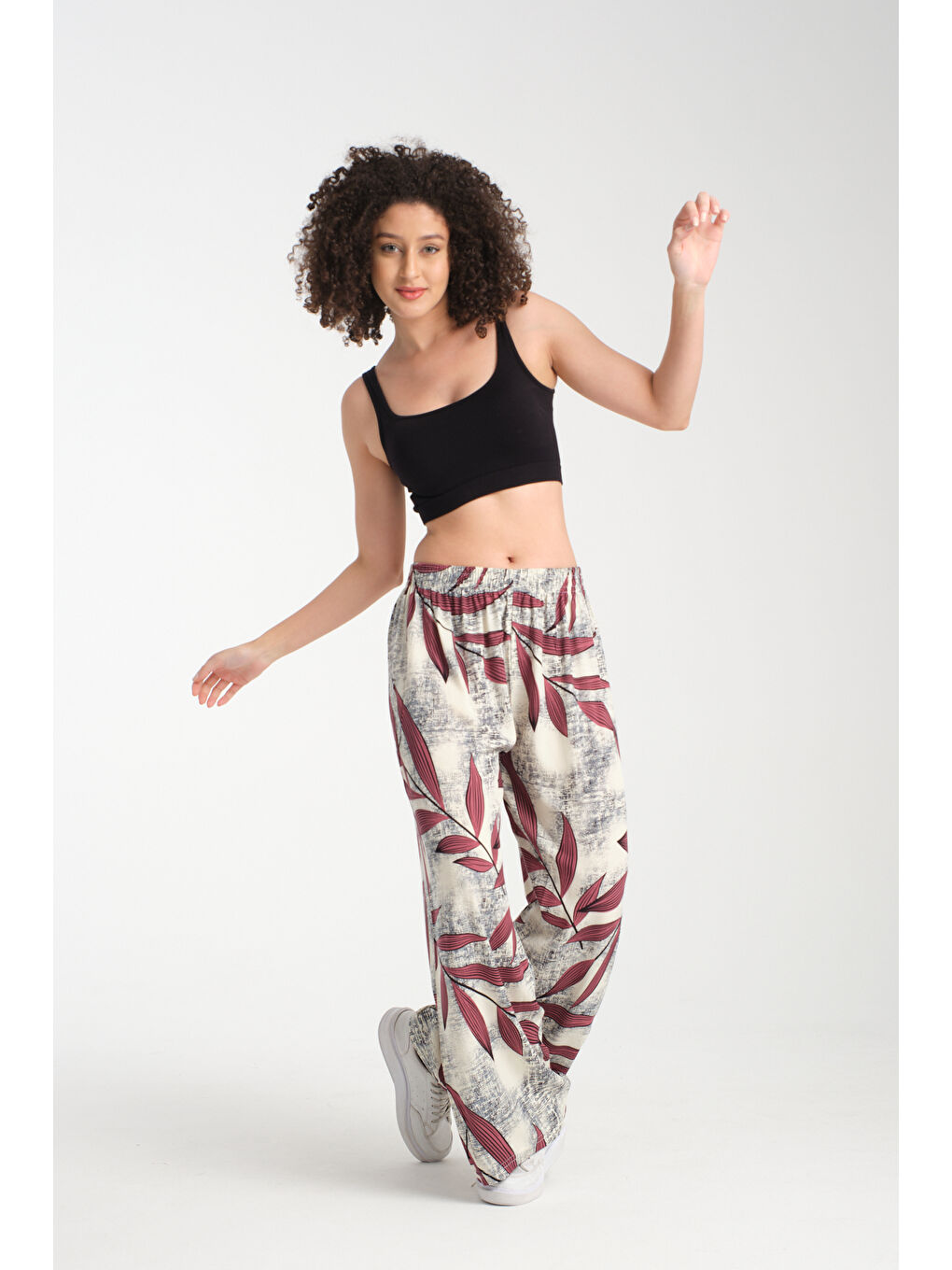 Pembe Kadın Yaprak Desenli Dökümlü Viskon Pantolon 1067-1