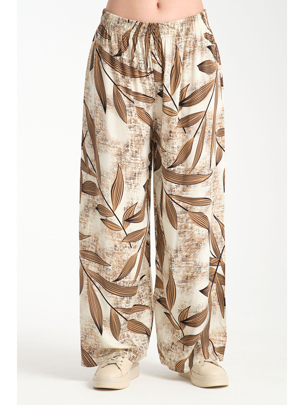 Kahverengi Kadın Yaprak Desenli Dökümlü Viskon Pantolon 1067
