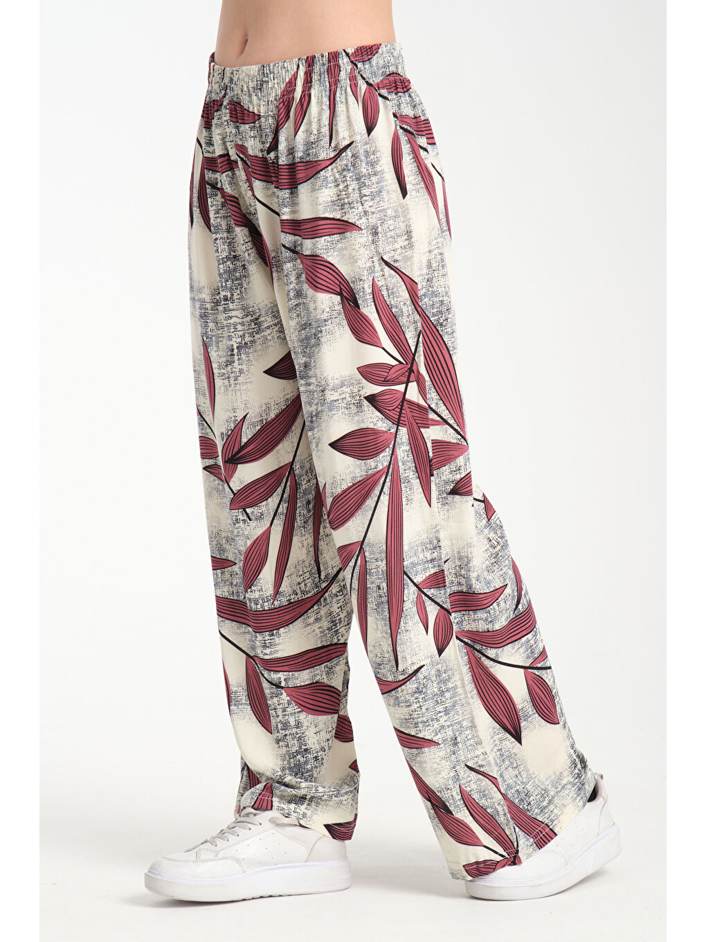 Pembe Kadın Yaprak Desenli Dökümlü Viskon Pantolon 1067-2