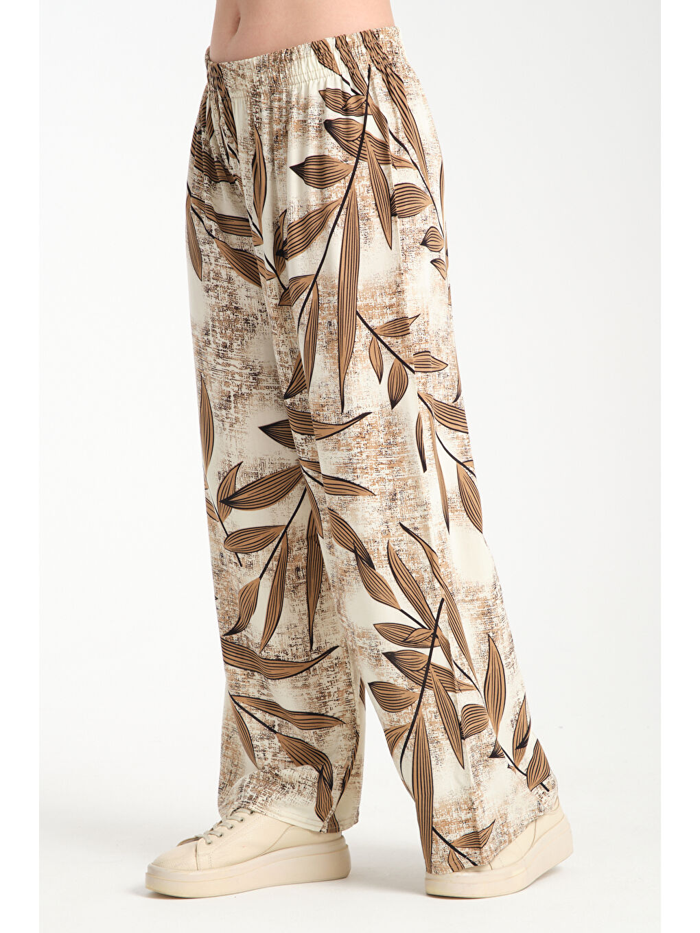Kahverengi Kadın Yaprak Desenli Dökümlü Viskon Pantolon 1067-2