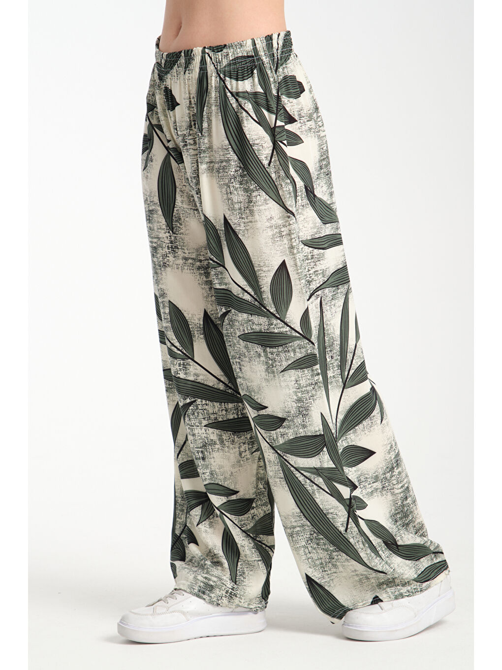 Haki Kadın Yaprak Desenli Dökümlü Viskon Pantolon 1067-2