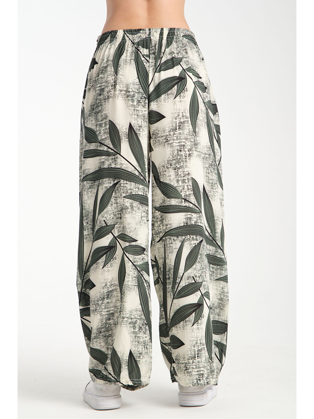 Haki Kadın Yaprak Desenli Dökümlü Viskon Pantolon 1067-3