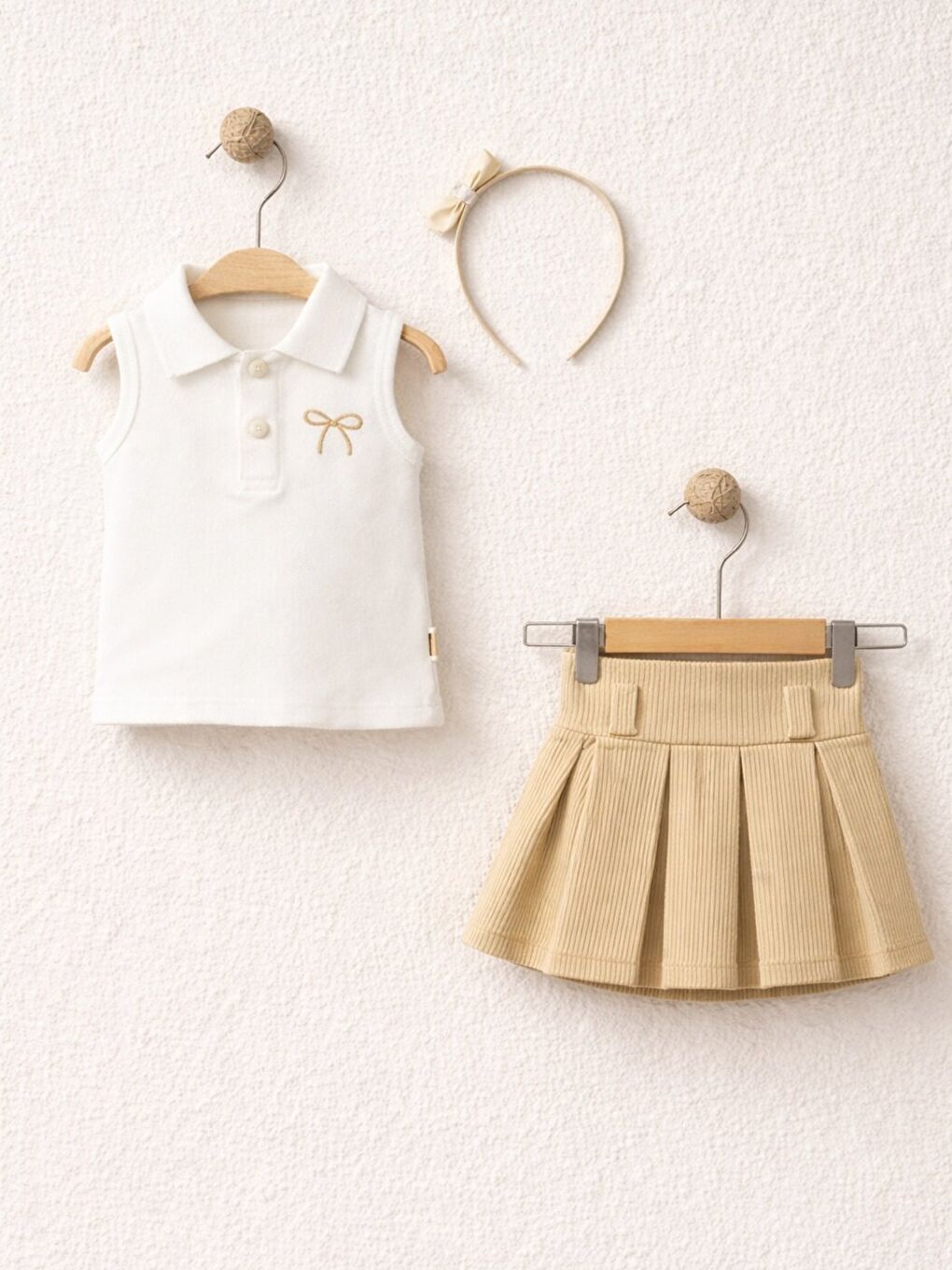 Kahverengi Kız Bebek 3’lü Takım Polo Yaka Nakışlı Üst + Pileli Etek + Taç  %100 Pamuk Yazlık-1