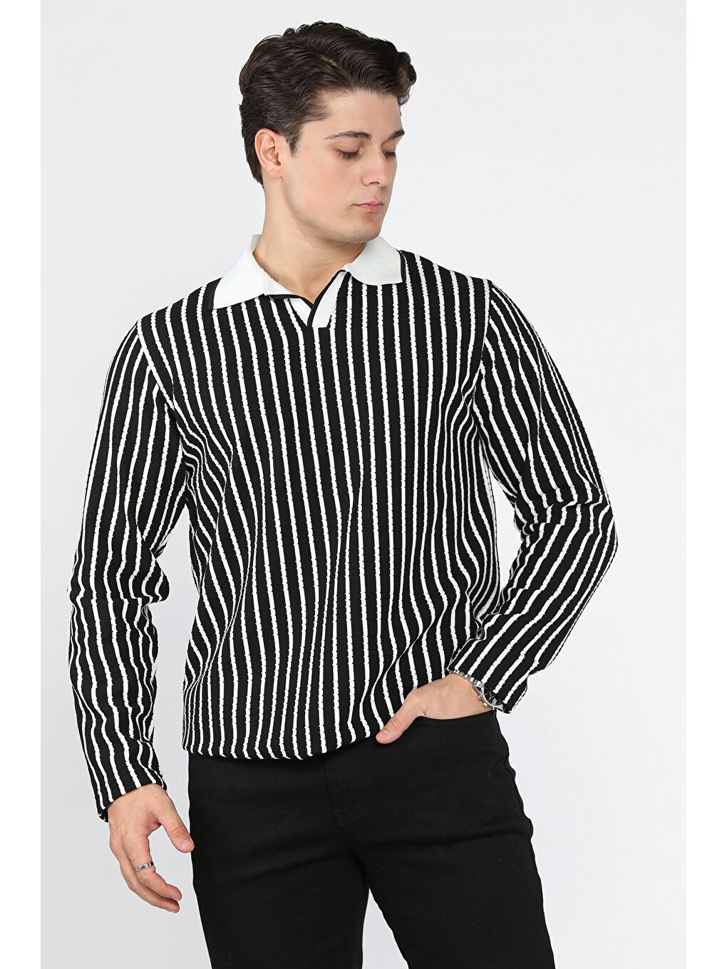 Siyah Gömlek Yaka Çizgili Erkek Sweatshirt