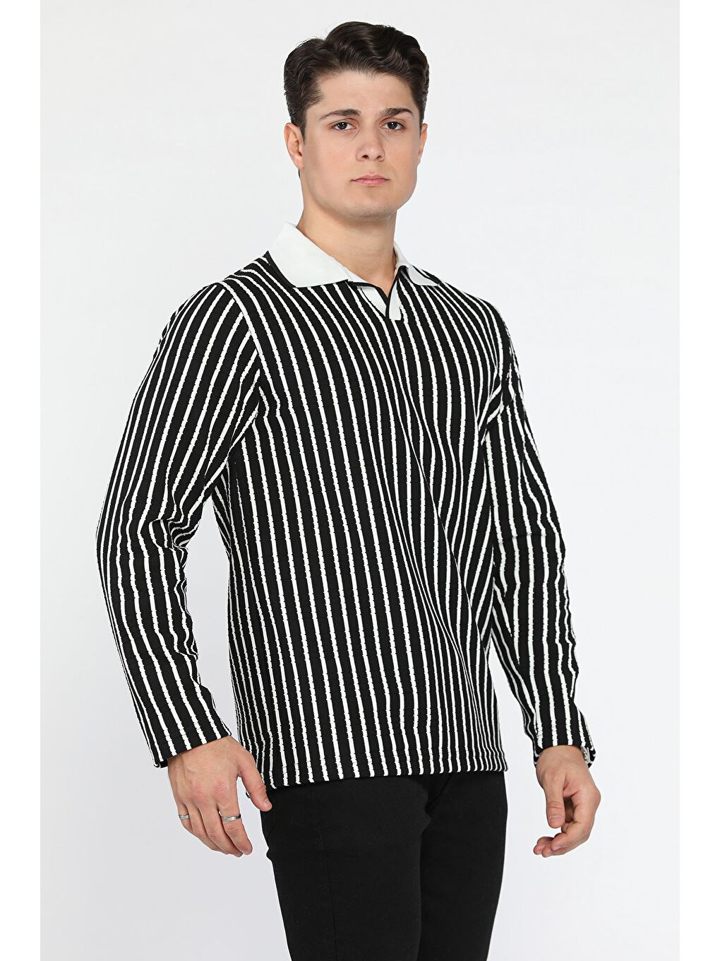Siyah Gömlek Yaka Çizgili Erkek Sweatshirt-1