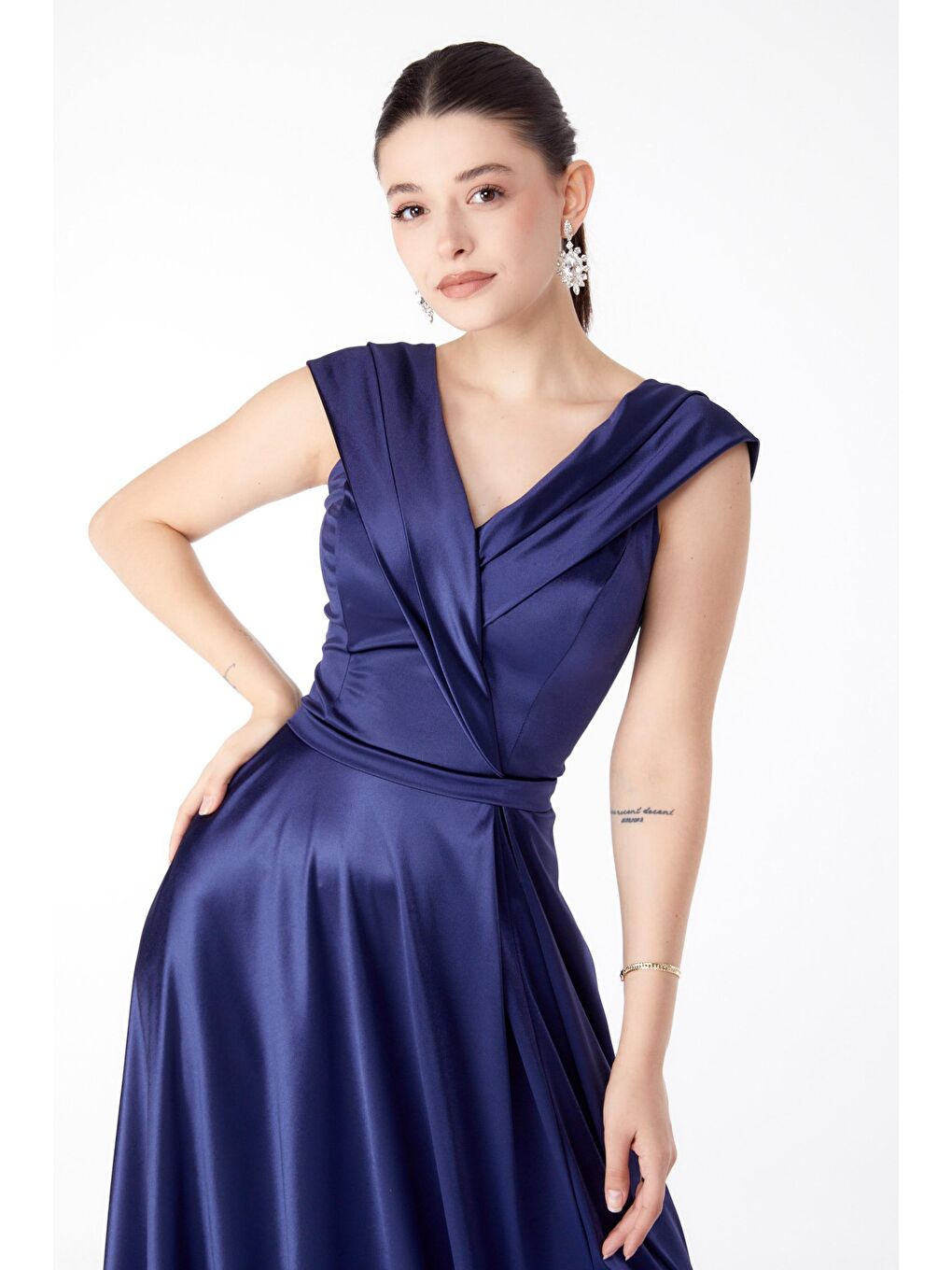 Orta Kadın Lacivert Düşük Omuz Abiye Elbise - 25521-2