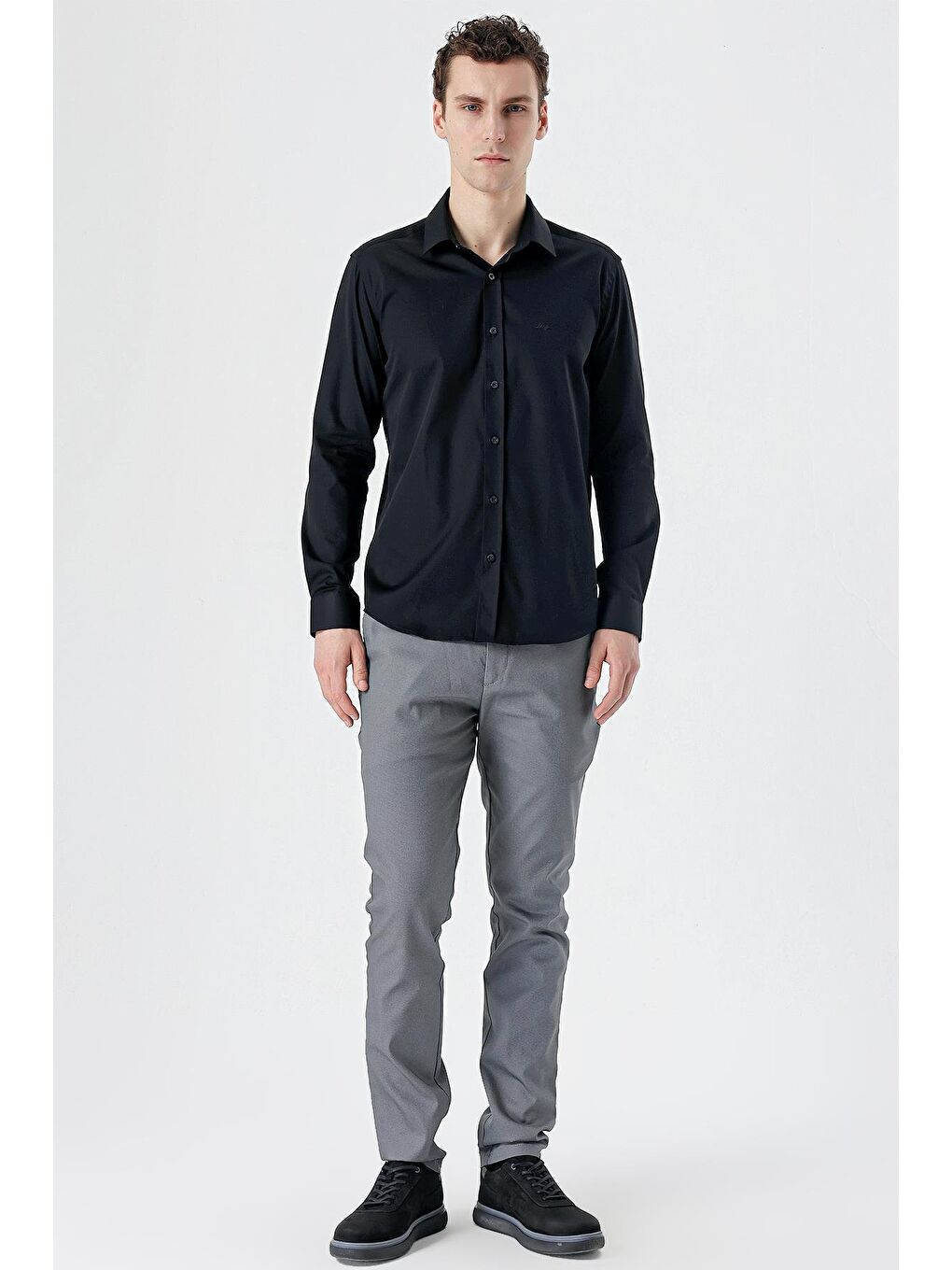 Siyah Uzun Kollu   Sert Yaka Cepsiz  %100 Pamuk Klasik Slim Fit Dar Kesim Gömlek 1004235424-3