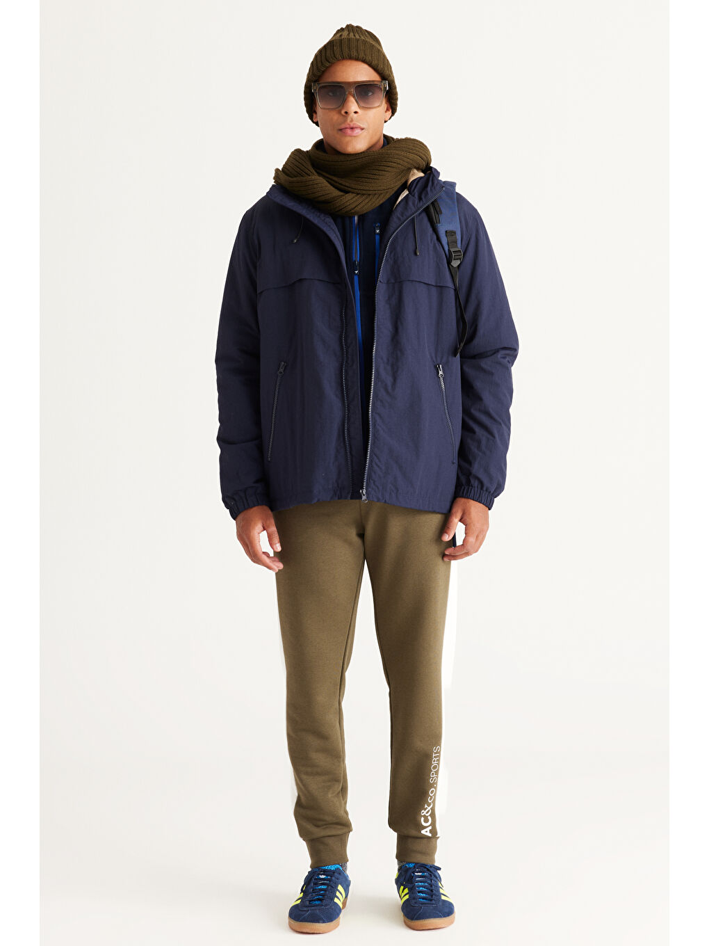 Erkek Lacivert Standart Fit Normal Kesim Kapüşonlu Yan Cepli Mont-1