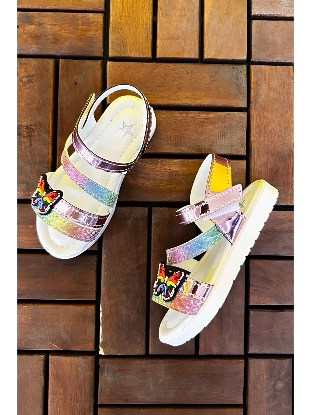 Mor Momos Kelebek Figürlü Hologram Desenli Kız Çocuk Sandalet