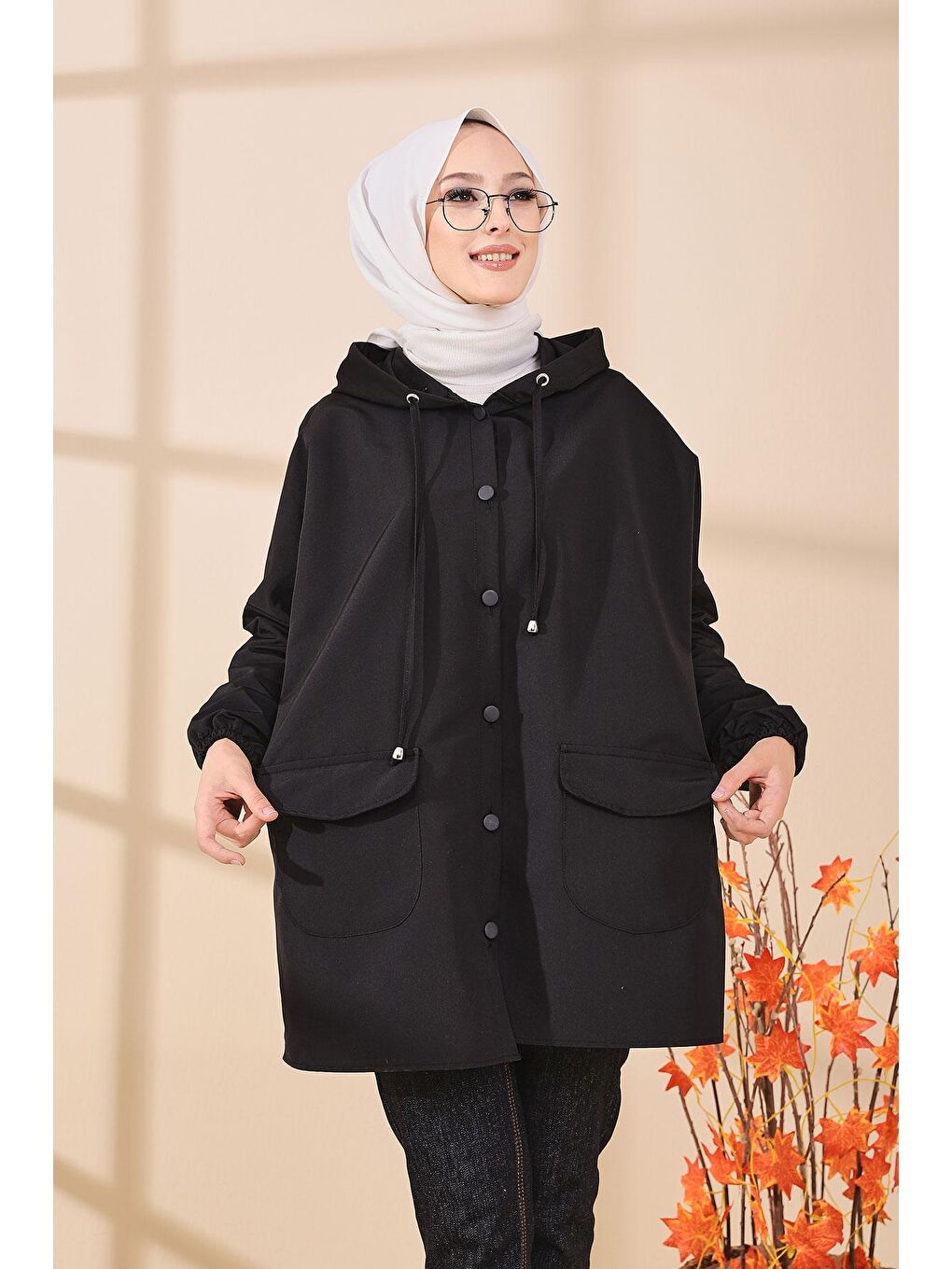 Kapüşonlu Yaka Kadın Siyah Yağmurluk - 8665-4