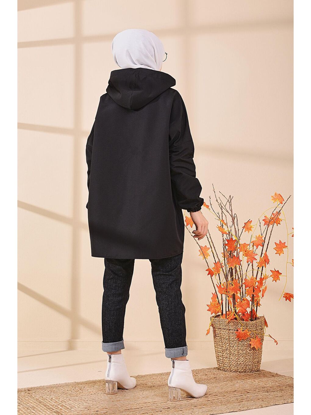 Kapüşonlu Yaka Kadın Siyah Yağmurluk - 8665-7