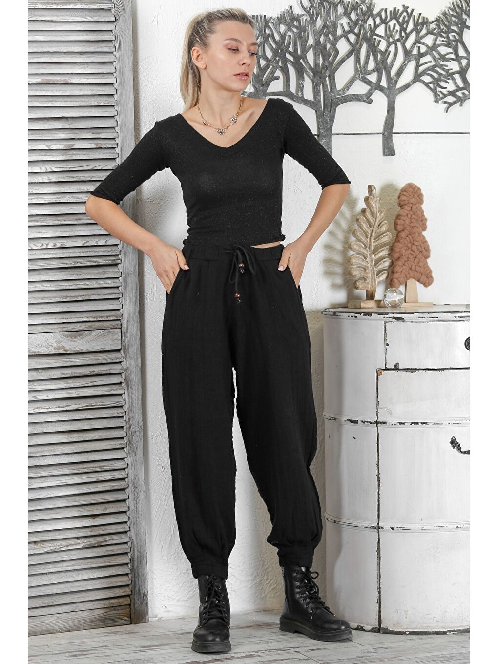 Siyah Çift Cepli Örme Lastikli ve Bağlamalı Bel Şalvar Paça Casual Eşofman Altı-2