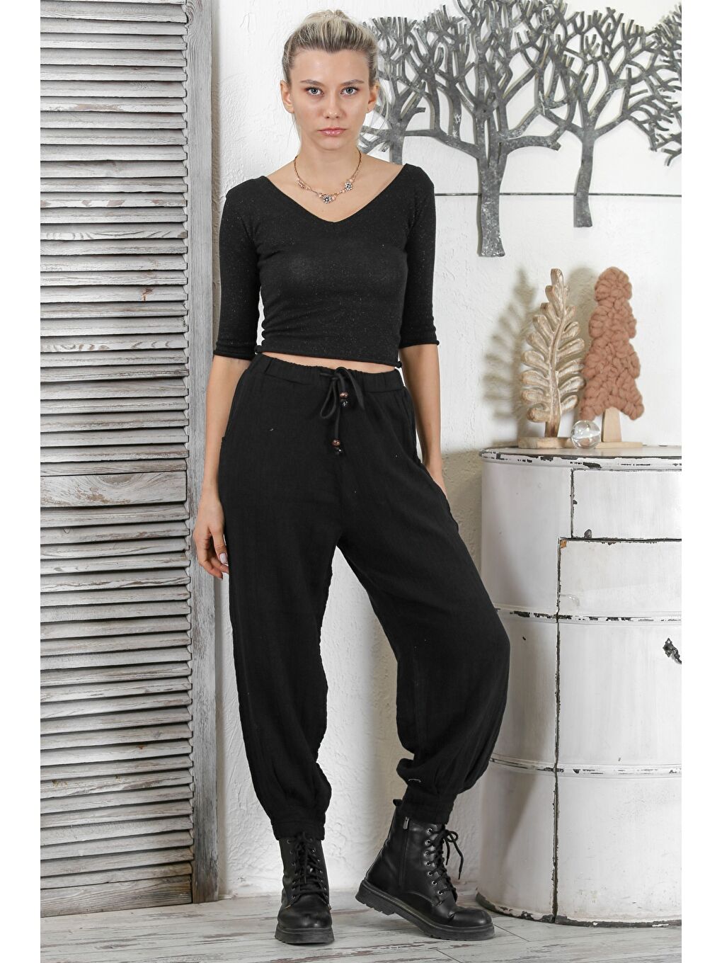 Siyah Çift Cepli Örme Lastikli ve Bağlamalı Bel Şalvar Paça Casual Eşofman Altı-4