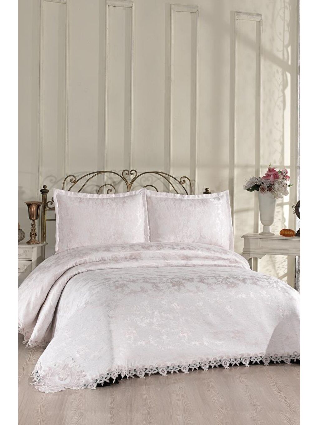 Karışık Fransız Dantelli Alveria Çift Kişilik Yatak Örtüsü 230x250 cm