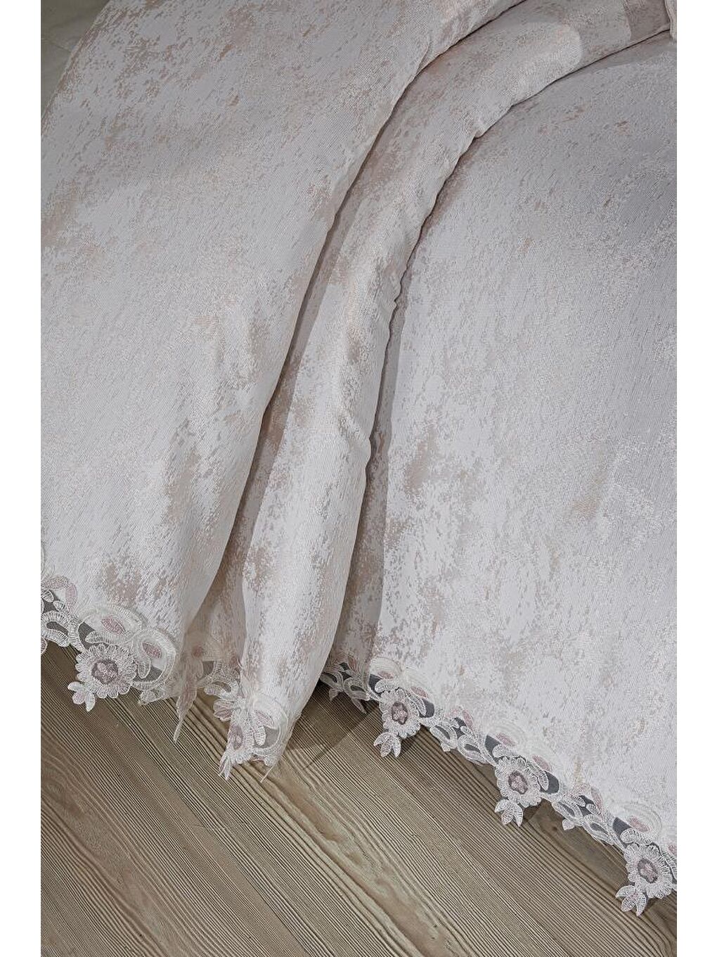 Karışık Fransız Dantelli Alveria Çift Kişilik Yatak Örtüsü 230x250 cm-1