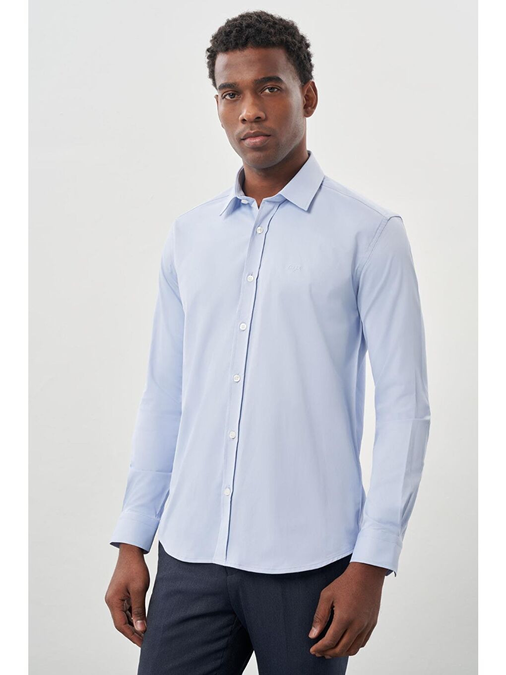 Mavi Uzun Kollu Sert Yaka Cepsiz Pamuklu Elastanlı Klasik Slim Fit Dar Kesim Gömlek 1004245234