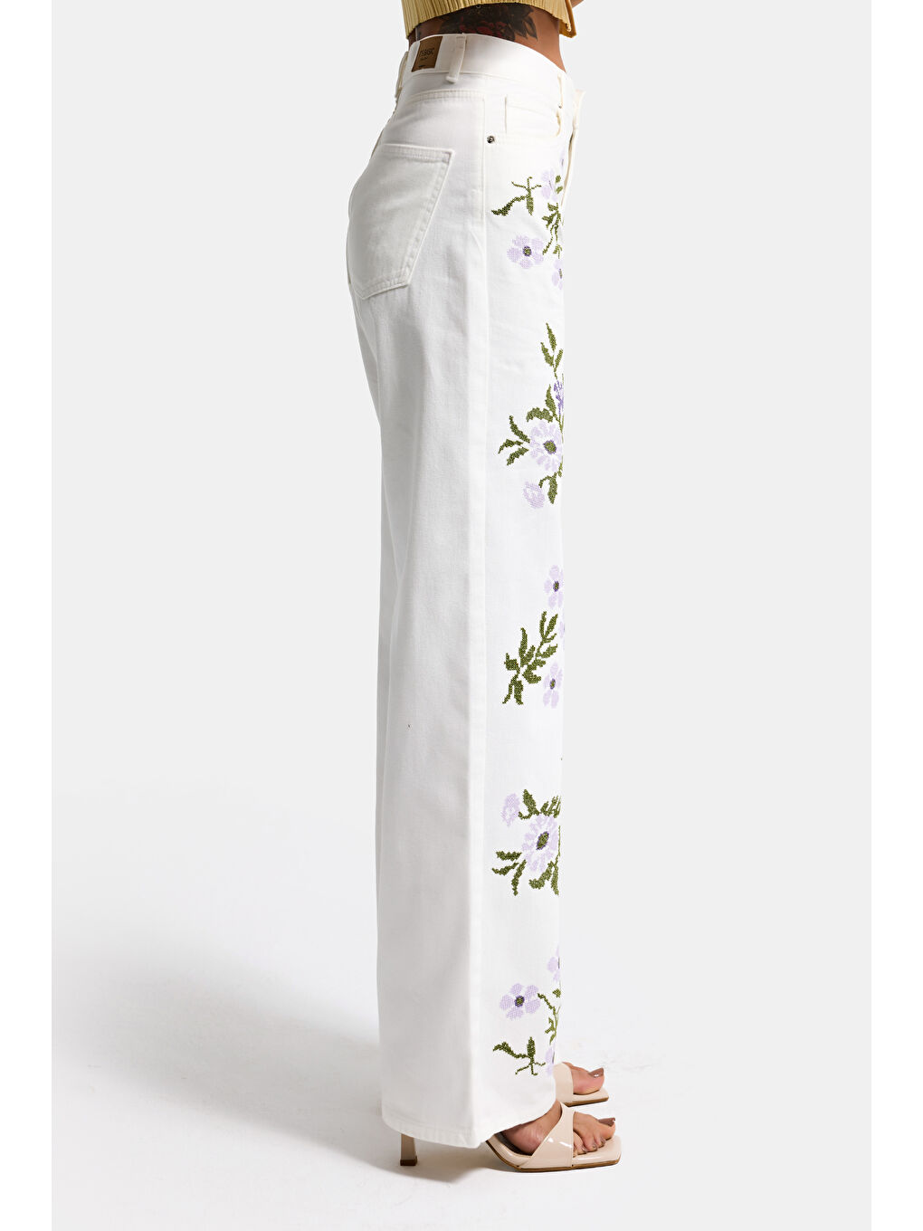 Kadın Kırık Beyaz 7s6-101 Loose Fit Çiçek Desen Nakışlı Özel Tasarım Denim Jean-4