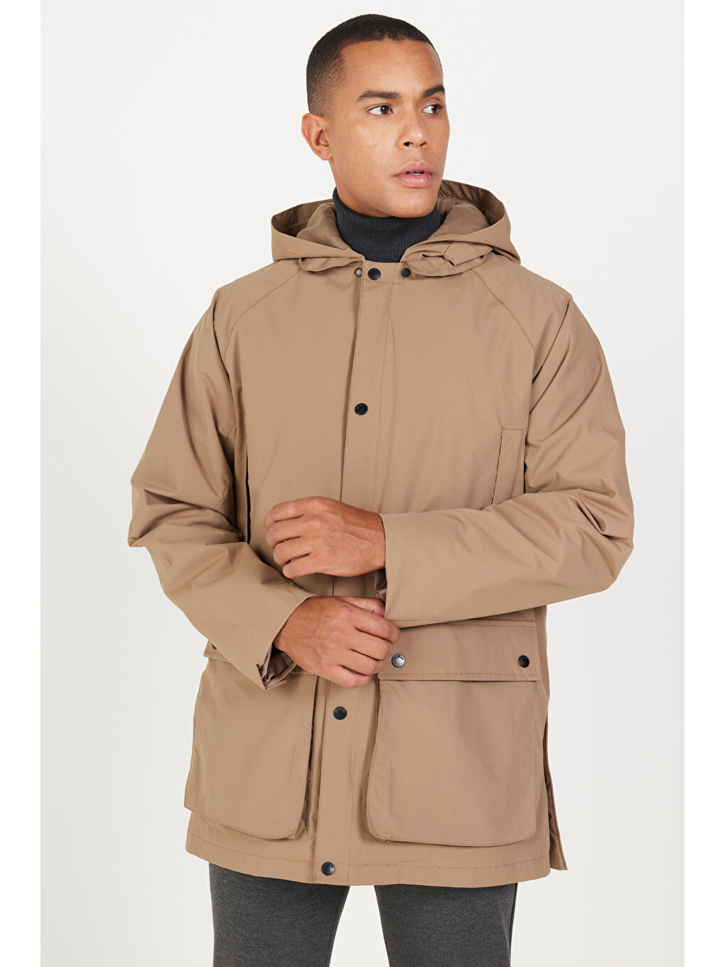 Bej Erkek Vizon Kapüşonlu Dik Yaka Standart Fit Kaban-1