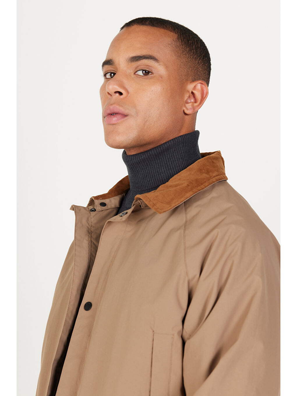 Bej Erkek Vizon Kapüşonlu Dik Yaka Standart Fit Kaban-3
