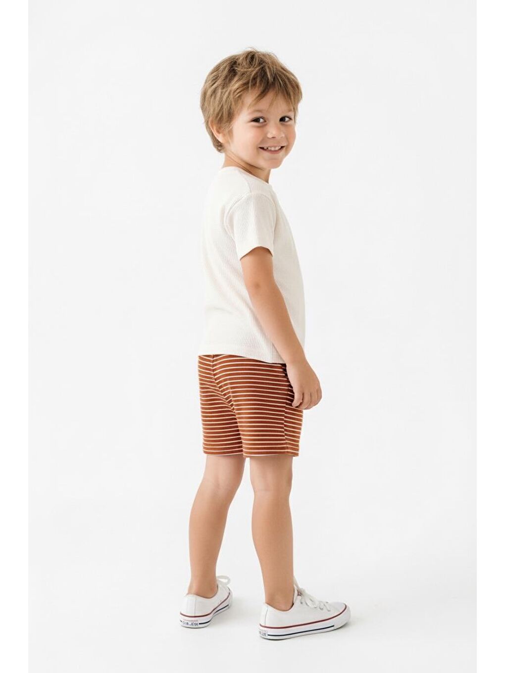 Kahverengi Erkek Çocuk Şort Tişört 2li Takım-1