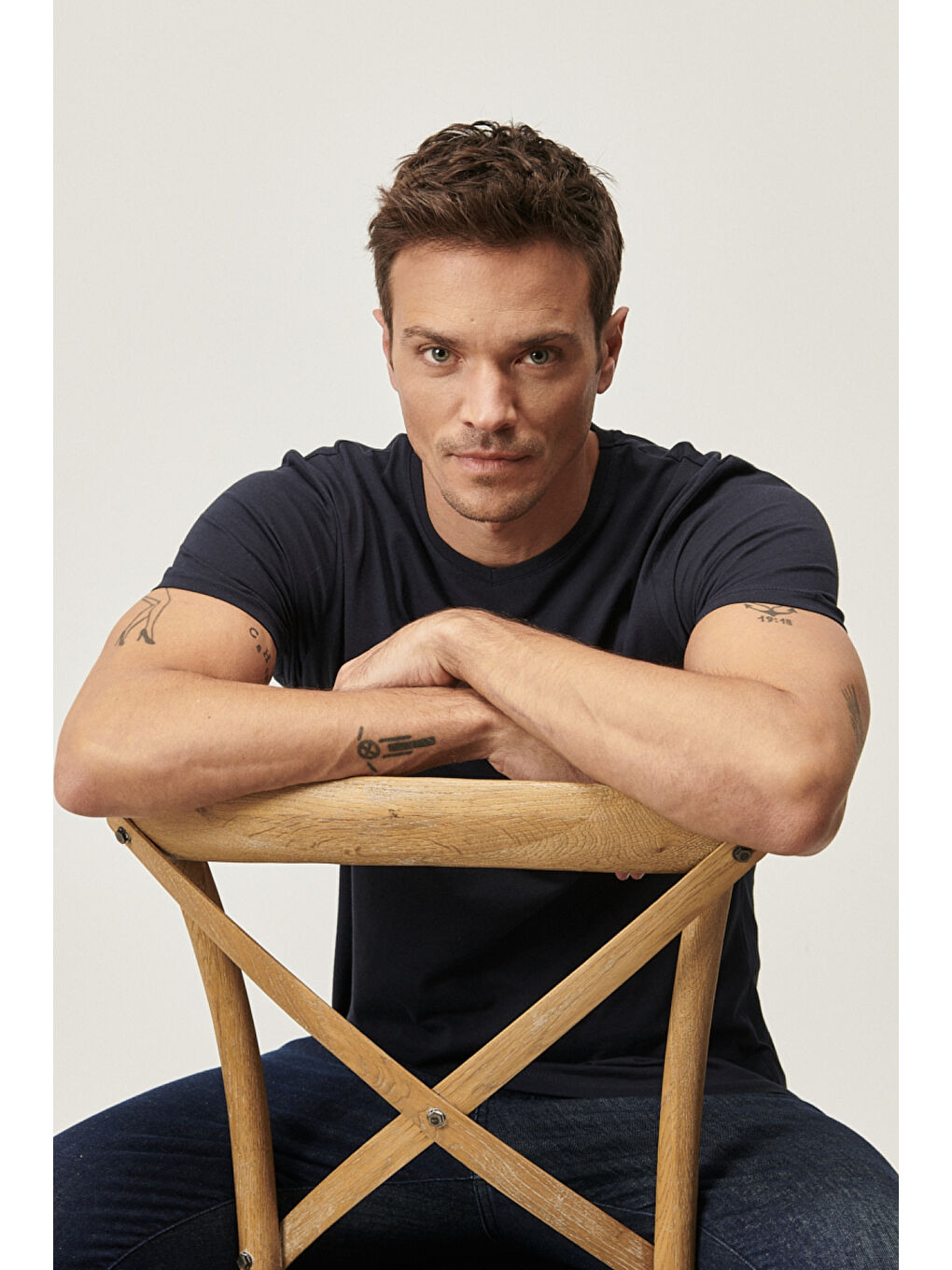 Erkek Lacivert Slim Fit Dar Kesim V Yaka 2'li Tişört Paketi-1