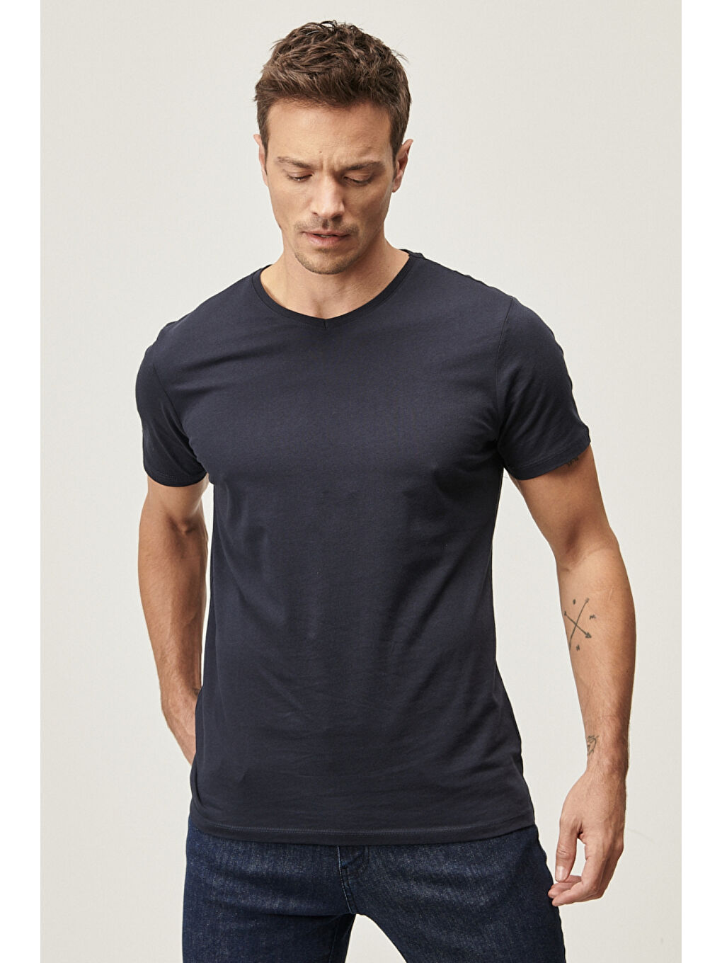 Erkek Lacivert Slim Fit Dar Kesim V Yaka 2'li Tişört Paketi-3