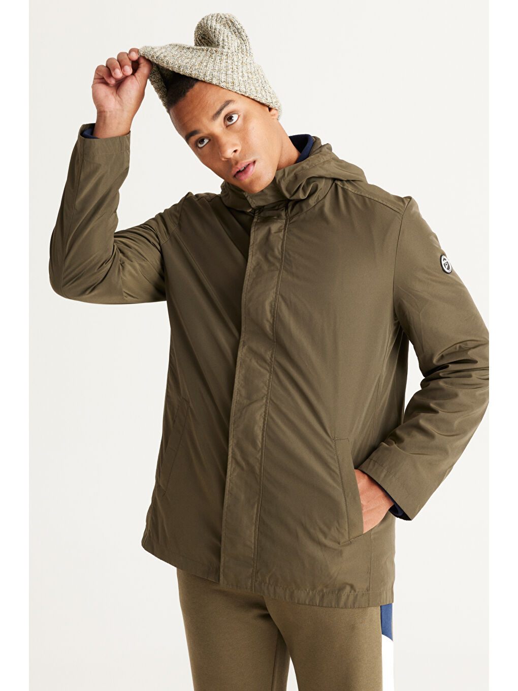 Erkek Haki Standart Fit Normal Kesim Kapüşonlu Dik Yaka Trençkot-4