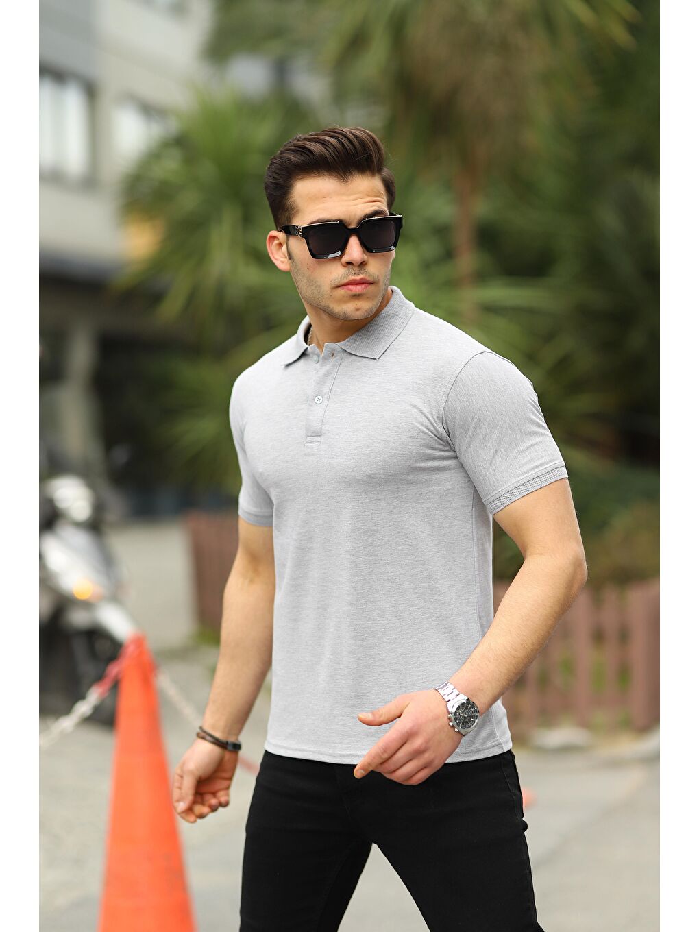 comstar Gri Erkek Kıvrılmaz Polo Yaka Cepsiz Slim Fit Dar Kesim Düz T-Shirt