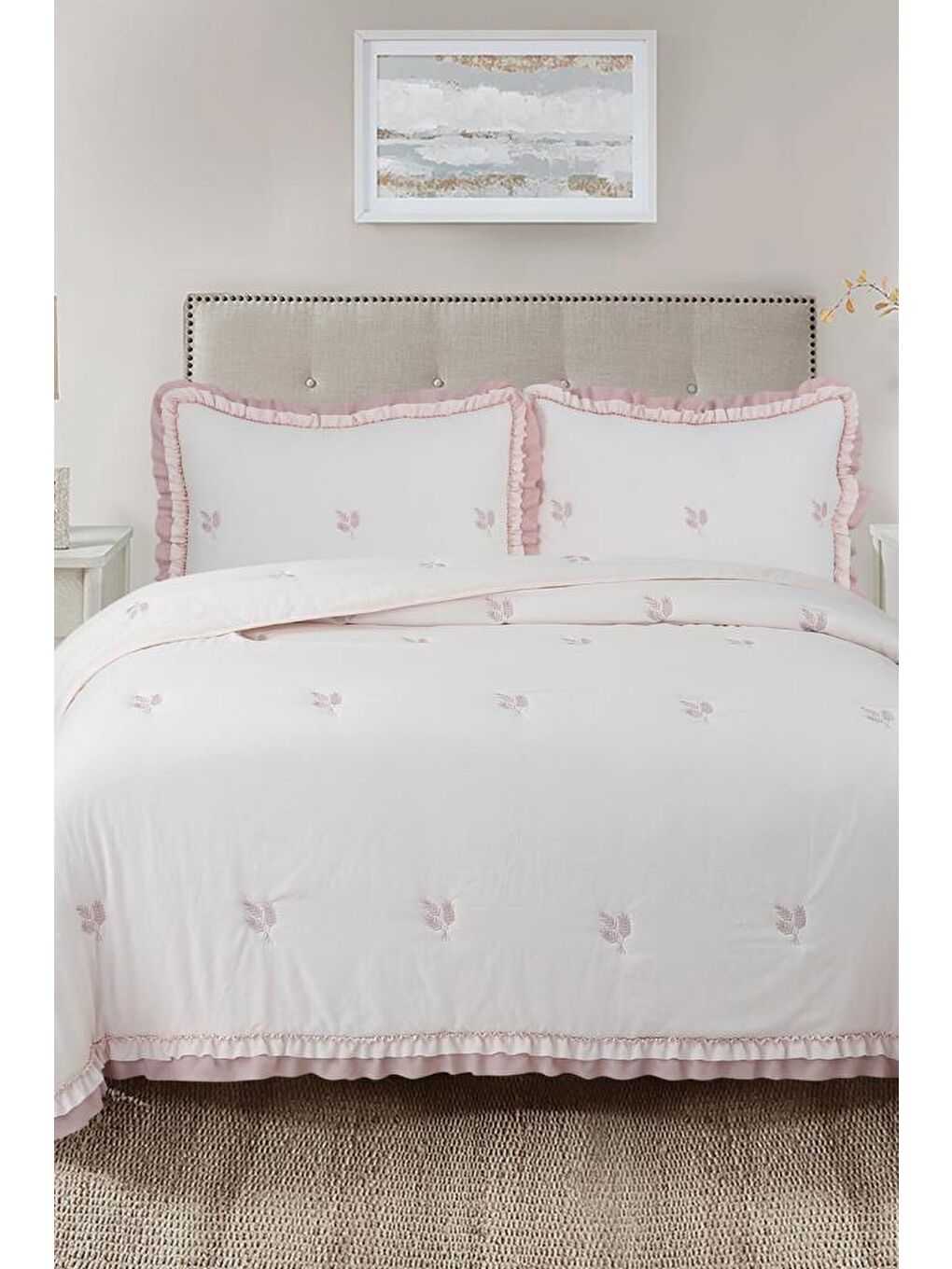 Pembe Bigo Nakışlı Fırfırlı Çift Kişilik Yatak Örtüsü Pudra