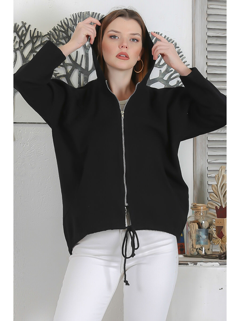 Siyah Fermuarlı Çift Cepli Yıldız Aplikeli Casual Gabardin Dokuma Kapüşonlu Ceket-1