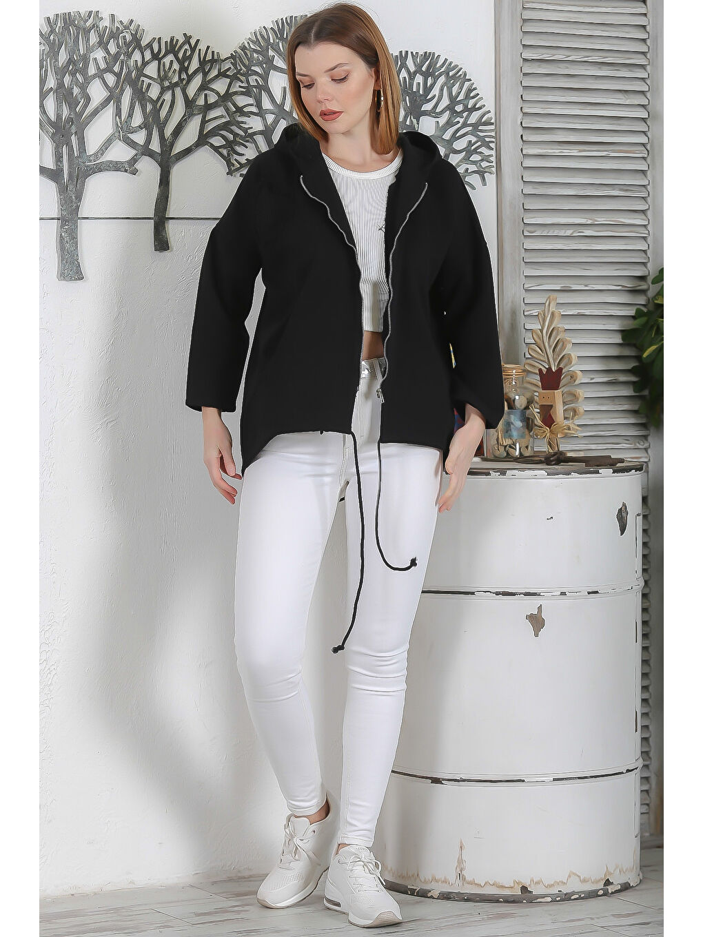 Siyah Fermuarlı Çift Cepli Yıldız Aplikeli Casual Gabardin Dokuma Kapüşonlu Ceket-5