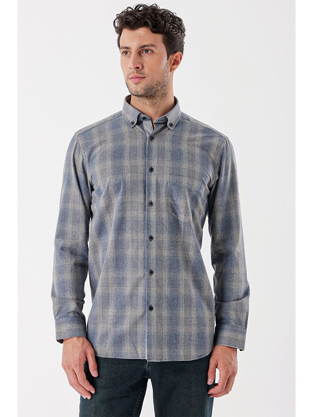 Gri Uzun Kollu Ekoseli Düğmeli Yaka Cepli Garnili Pamuklu Klasik Comfort Fit Gömlek 1004235145-5