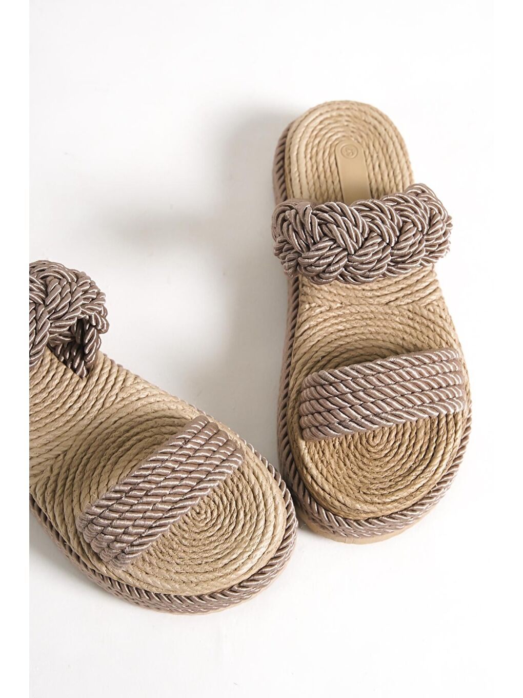 Bej Dolgu Topuk İpli Kadın Terlik-4