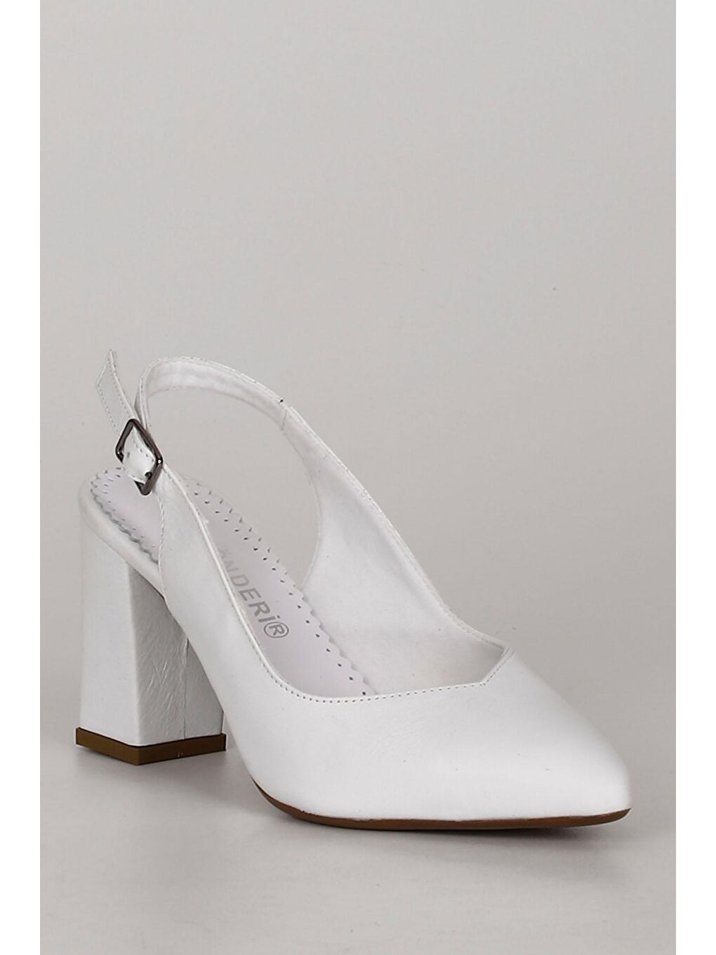 Beyaz BEYAZ  Hakiki Deri Sivri Burun Yüksek Kalın Topuklu Arkası Açık Kadın Yazlık Ayakkabı 24174-5