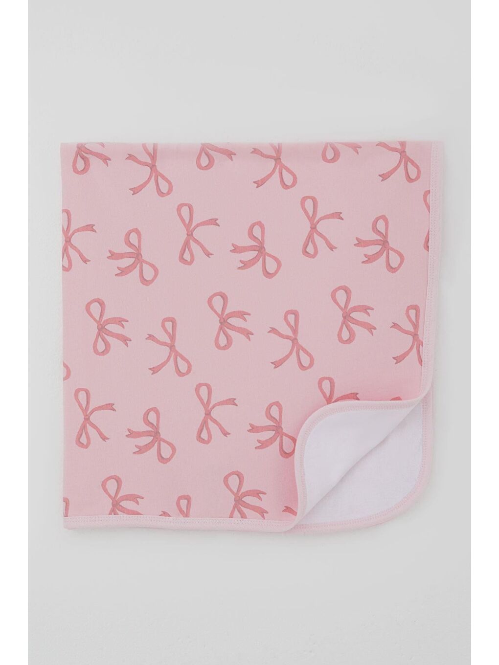 Yenidoğan Bebek Battaniyesi Fiyonk Desenli Pembe (78 X 88 Cm)-1