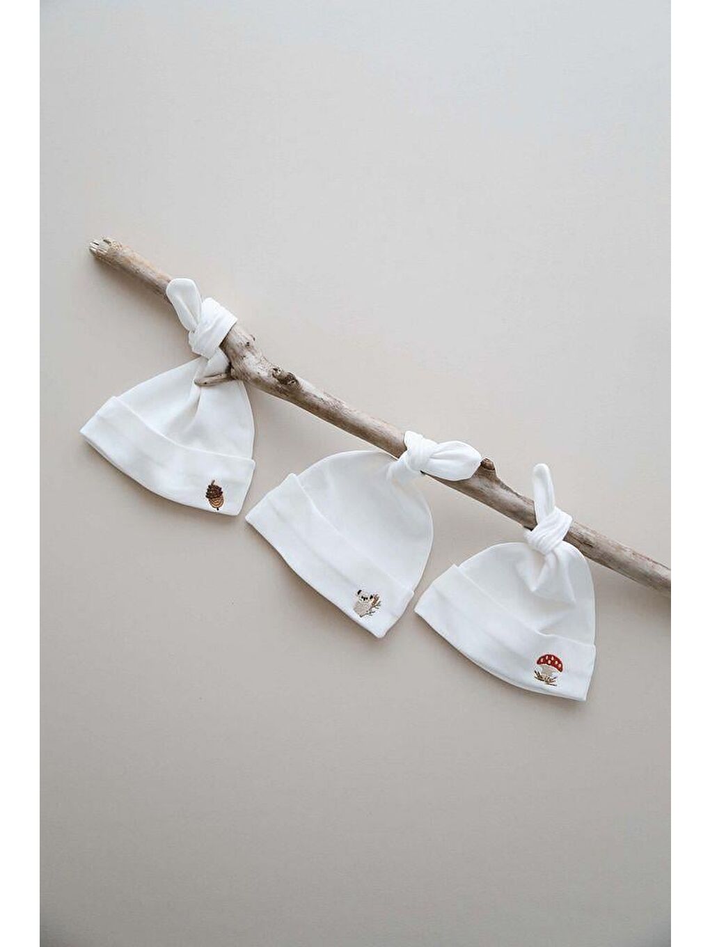 Beyaz 3Lü Yenidoğan Nakışlı Şapka Model 1-5