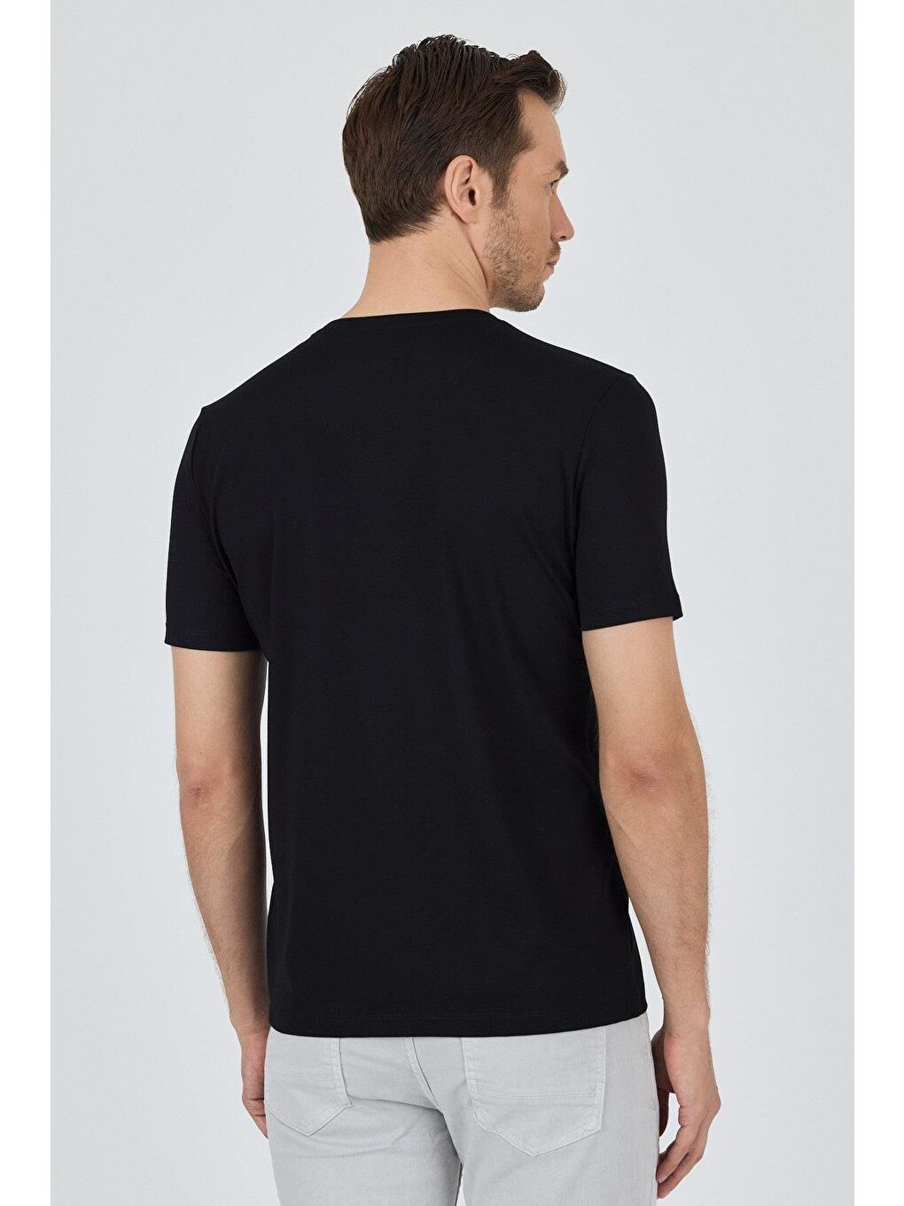 Siyah Kısa Kol Bisiklet Yaka Cepsiz Pamuklu Casual Slim Fit Tişört 1011250165-4