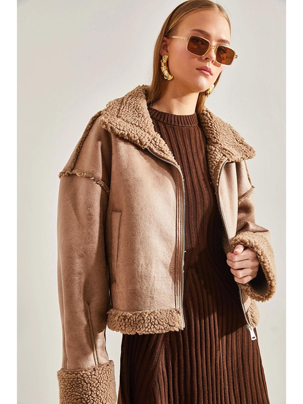 Bej Kadın Kol Pile Detay Lamine Ağaç Kabuğu Mont 2335 60101004