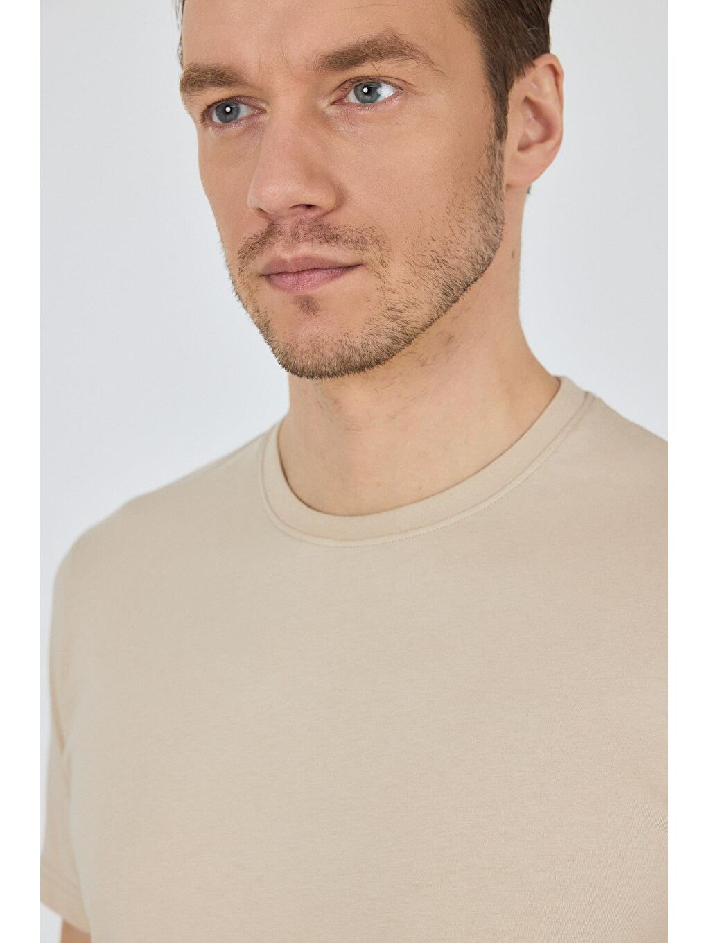 Bej Kısa Kol Bisiklet Yaka Cepsiz Pamuk Casual Slim Fit %100 Pamuk Tişört 1011250158-3