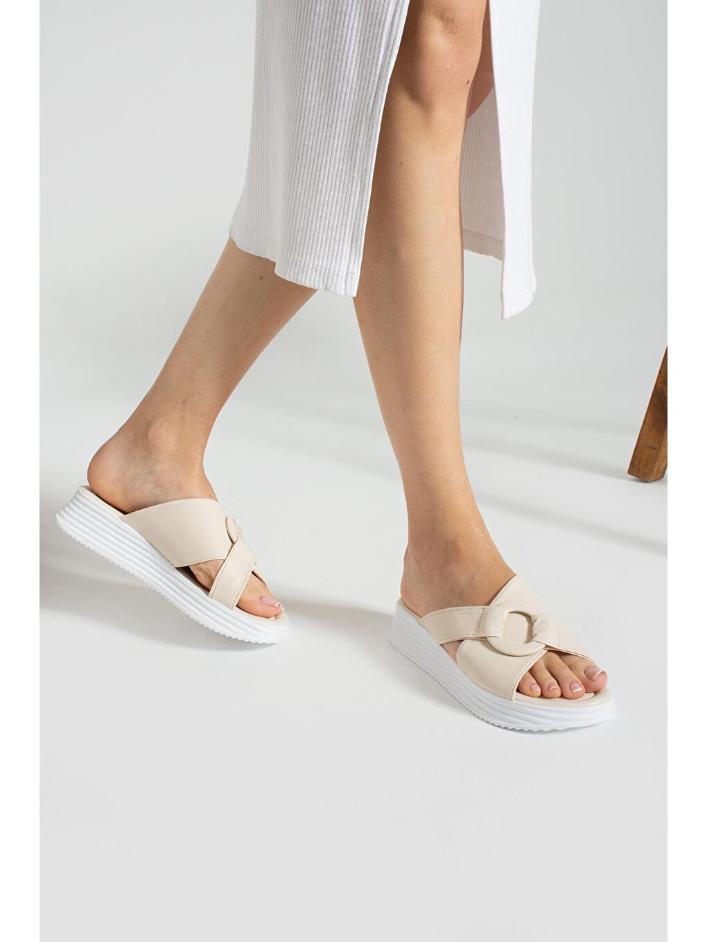 Bej Kadın Rahat Terlik-1