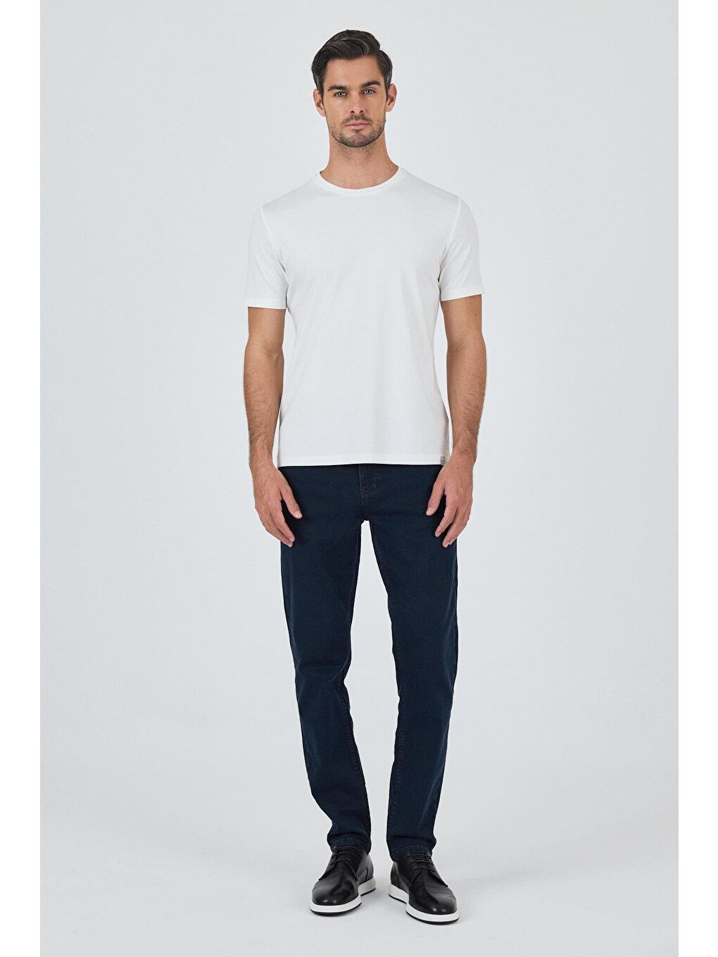 Beyaz Kısa Kol Bisiklet Yaka Cepsiz Pamuklu Casual Slim Fit Tişört 1011250165-1