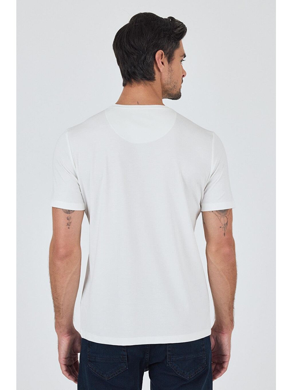 Beyaz Kısa Kol Bisiklet Yaka Cepsiz Pamuklu Casual Slim Fit Tişört 1011250165-4