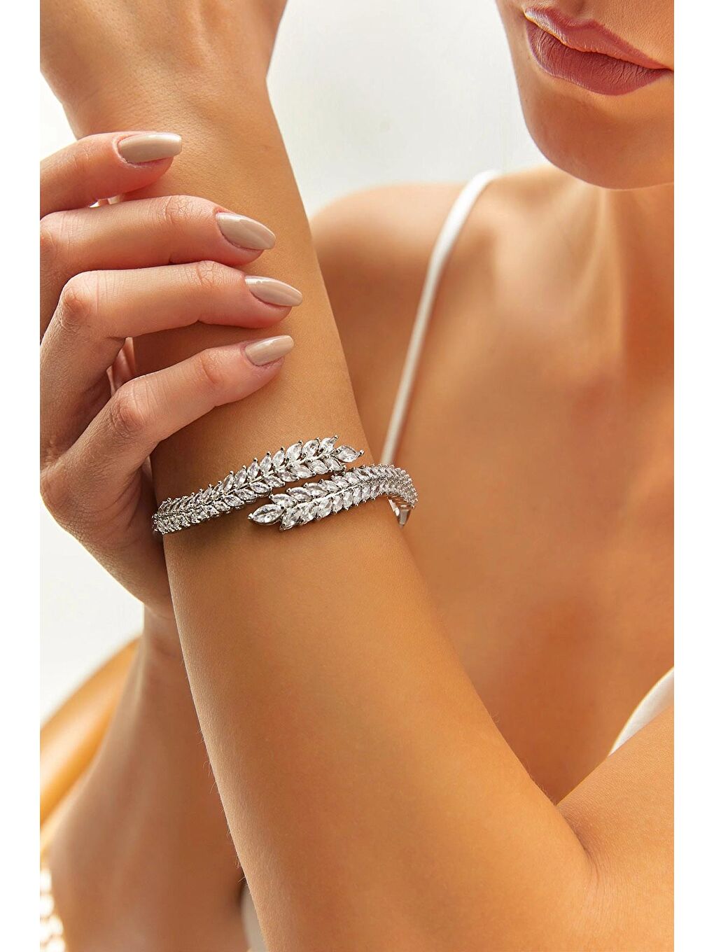 Gri Kadın Aksesuar Çelik Şık Kelepçe Bileklik