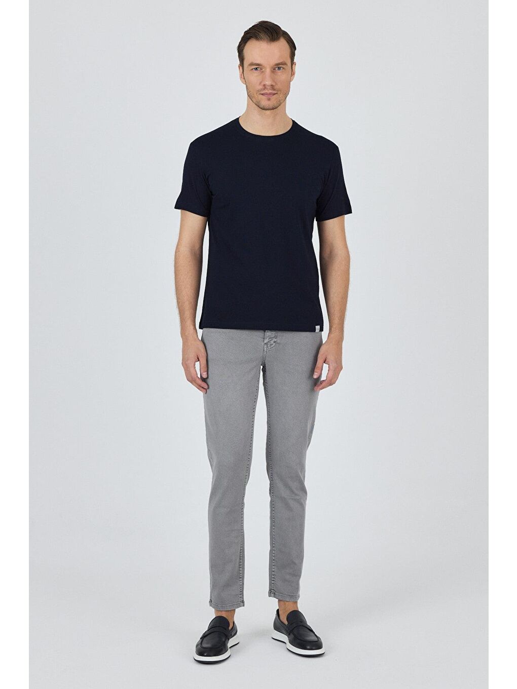 Koyu Lacivert Kısa Kol Bisiklet Yaka Cepsiz Pamuk Casual Slim Fit Tişört 1011250158-1