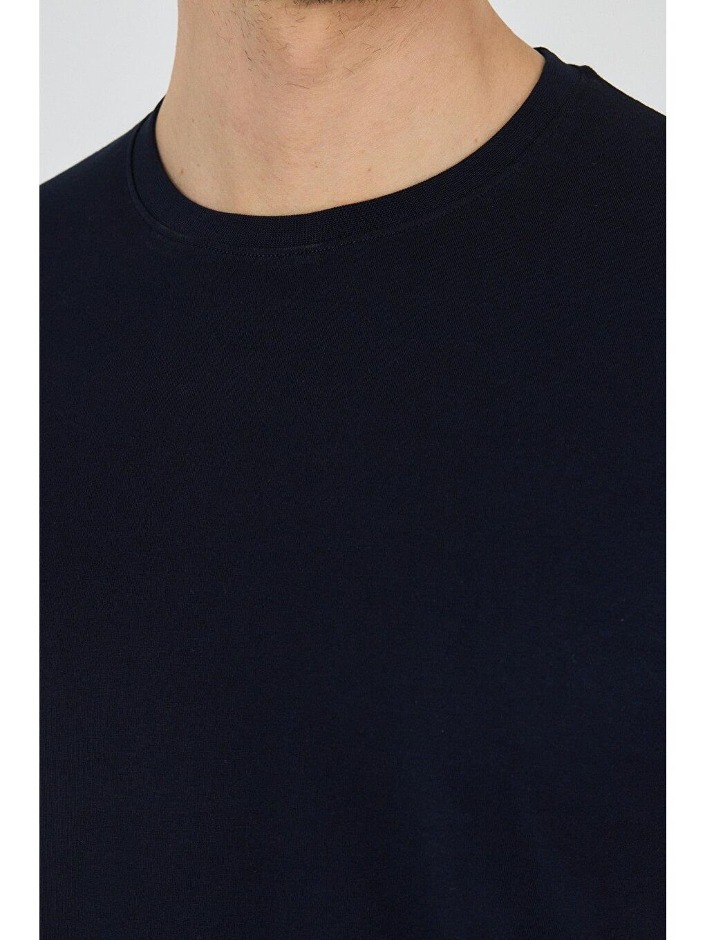 Koyu Lacivert Kısa Kol Bisiklet Yaka Cepsiz Pamuk Casual Slim Fit Tişört 1011250158-3