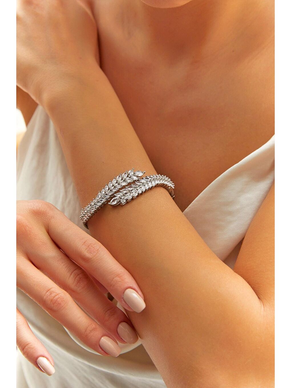 Gri Kadın Aksesuar Çelik Şık Kelepçe Bileklik-3