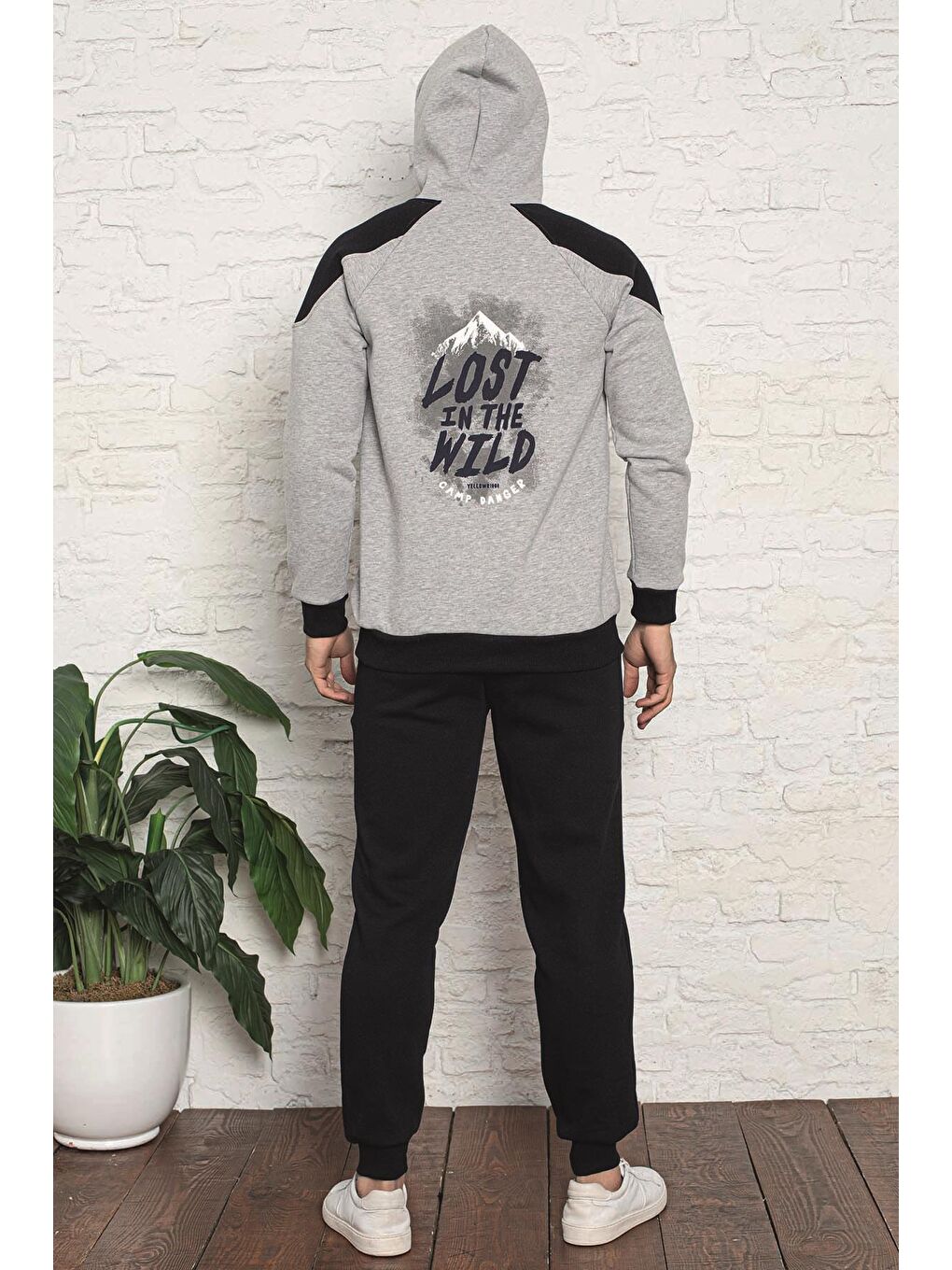 Karışık Erkek Pijama Takımı Uzun Kollu Cepli Pamuk Kapüşonlu Polar Fermuarlı 3 İplik-1