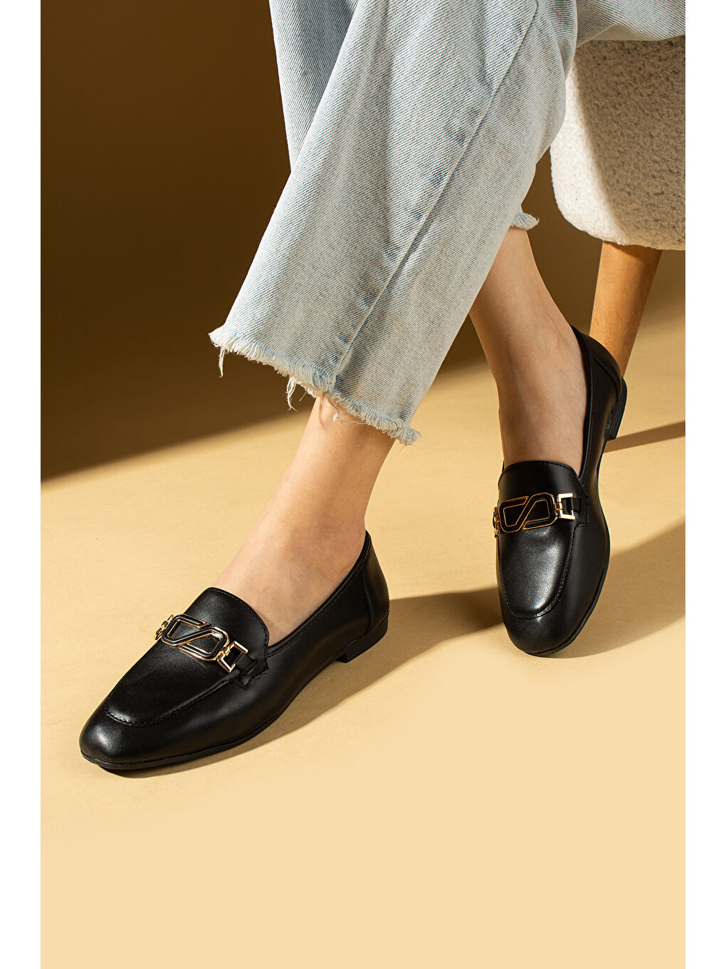 Siyah Toka Detaylı Anatomik Taban Kadın Babet 57-35-25-2