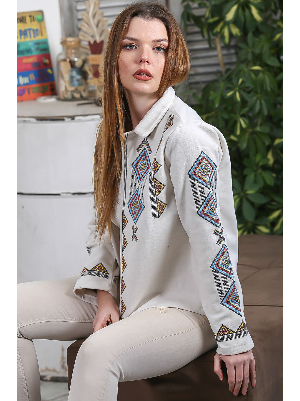 Bej Gömlek Yaka Manşetli Kollu Yaka Ve Kol Nakışlı Casual Kaşe Dokuma Ceket-6