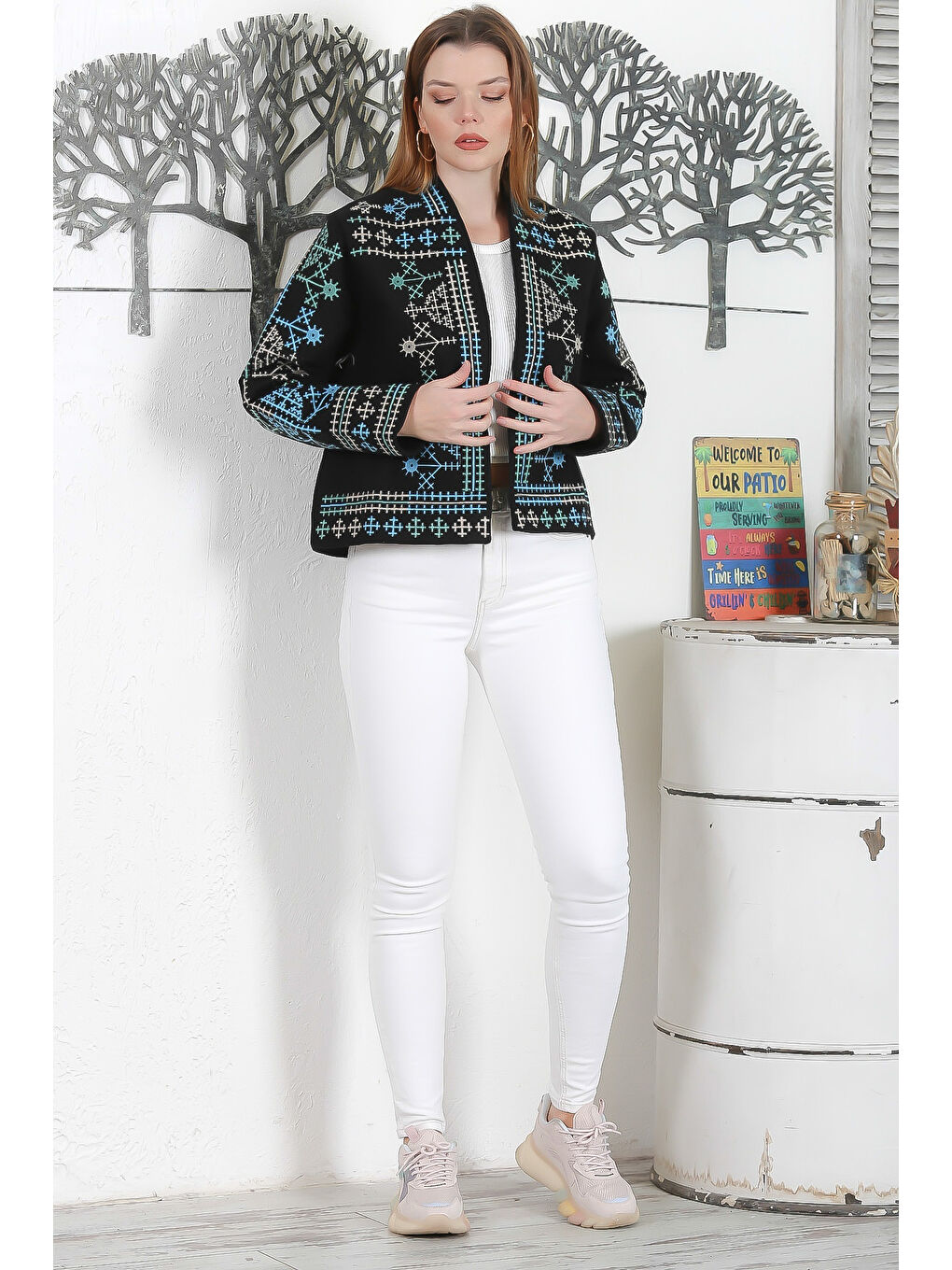 Siyah Kimono Yaka Uzun Kol Kapamasız Yaka Ve Kol Nakışlı Casual Kaşe Dokuma Ceket-6